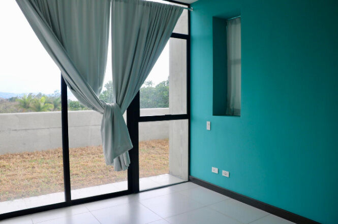 Descubre este acogedor apartamento, perfecto para deportistas que buscan un hogar  OFC/ AD  en Ulloa, Heredia — $190,000