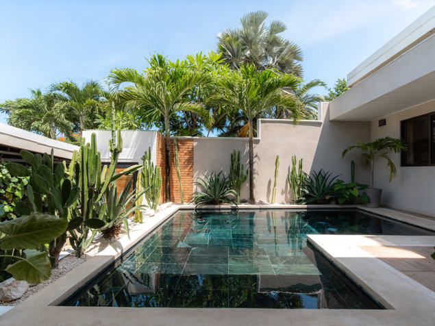 Villa de 4 Habitaciones a Pasos de la Playa en Santa Teresa in Cóbano, Puntarenas — $990,000