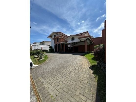 VENTA DE CASA, SAN JOSÉ, MORAVIA, LA GUARIA   en La Trinidad, Moravia, San José — $950,000