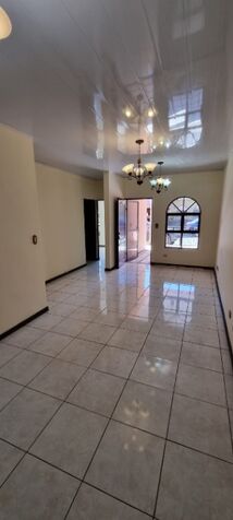 SE VENDE LINDA CASA CONDOMINIO LA ANTOLI  en Alajuelita, San José — ₡ 90 000 000