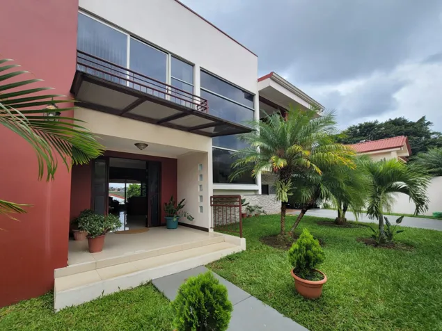 House for Sale in Residential - Grecia in Mercedes, Atenas, Alajuela — $450,000