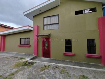Venta de Bodega+3 Viviendas Independientes en Granadilla de Curridabat.  en Granadilla, Curridabat, San José — $1,600,000 - Foto 4 de 14