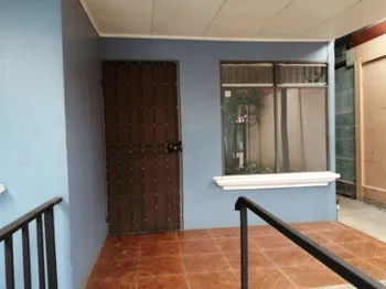 Dueño vende casa con excelente ubicación