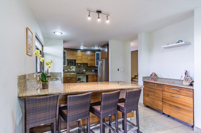 Venta de Casa de 4 Habitaciones en La Guácima, Alajuela en Guácima, Alajuela — $430,000 - Foto 3 de 23