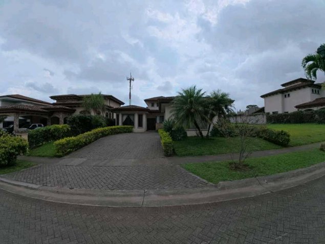 CASA EN VENTA EN CONDOMINIO LOS HIDALGOS, SANTO DOMINGO. en Pará, Santo Domingo, Heredia — ₡ 230 000 000 - Foto 3 de 43