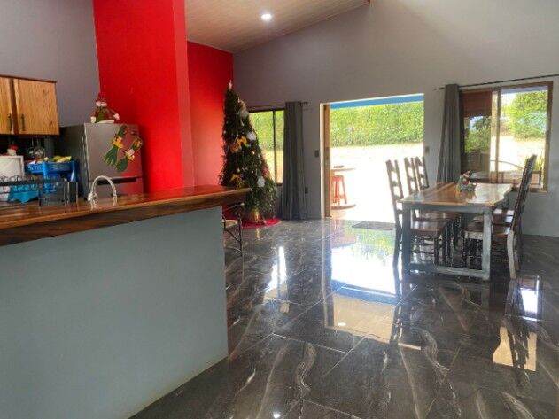 ELEGANTE CASA EN VENTA EN BUENOS AIRES, PUNTARENAS | 4,000 M² DE NATURALEZA Y PRIVACIDAD en Buenos Aires, Puntarenas — $220,000