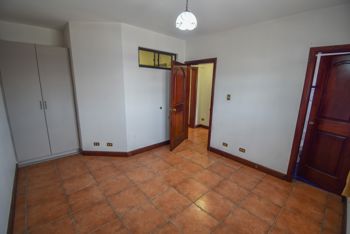 Casa de 6 Habitaciones + Oficina en Los Laureles en San Rafael, Escazú, San José — $5,000 - Foto 3 de 37