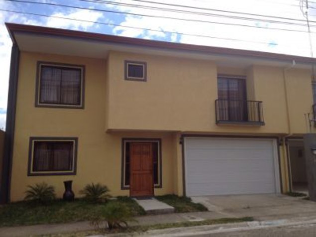 SE VENDE  CASA EN RESIDENCIAL PRIVADO EN HEREDIA en San Francisco, Heredia — $146,000 - Foto 2 de 10