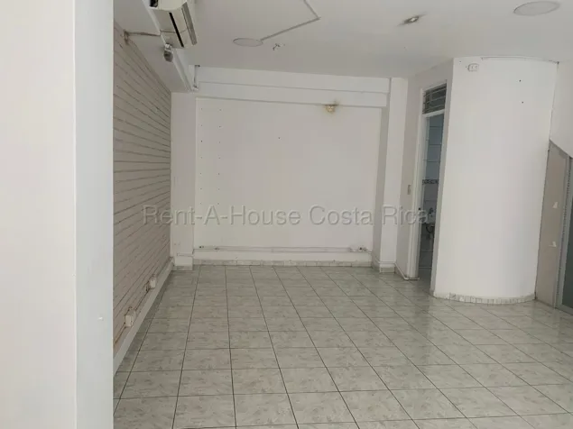 Alquiler de Local Comercial en Barrio Escalante con Excelente Visibilidad #27-278 GS en Carmen, San José — $765 - Foto 2 de 9