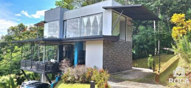 Luxury house for sale in Perez Zeledón  in San Isidro De El General, Pérez Zeledón, San José — $524,000