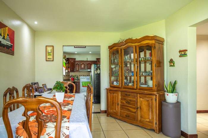 House for sale Downtown San Ramon in San Isidro, Atenas, Alajuela — ₡ 172 250 000 - Photo 3 of 13