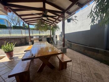 Se vende moderna casa con patio y piscina en San Rafael Escazú 25-1503 in San Rafael, Escazú, San José — $375,000 - Photo 5 of 22