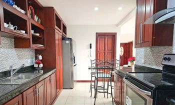 Venta de casa Lomas de Ayarco Sur in Sánchez, Curridabat, San José — $365,000 - Photo 4 of 9
