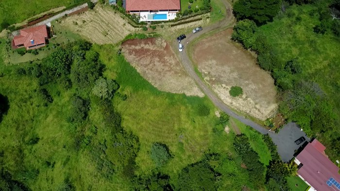 Lote con impresionantes vistas panorámicas en residencial. en Atenas, Alajuela — $145,000 - Foto 2 de 7