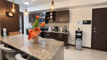 Apartamento con jardín privado en Río Oro Santa Ana en Uruca, Santa Ana, San José — $1,600 - Foto 4 de 17