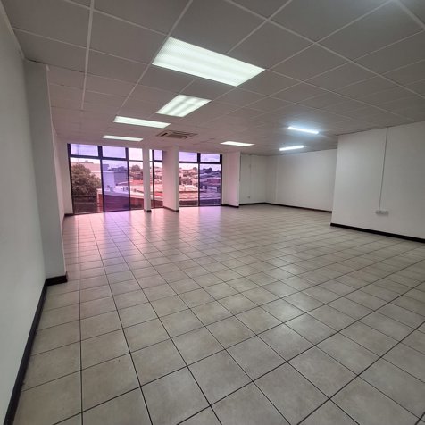 Alquiler de oficinas, consultorios, centro estudio Pitahaya San José en Catedral, San José — $1,520 - Foto 2 de 13