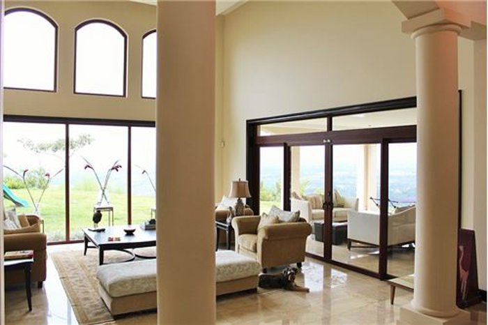 Opportunity!! Beautiful Mountain Home in Brasil, Santa Ana, San José — $1,000,000 - Photo 2 of 17