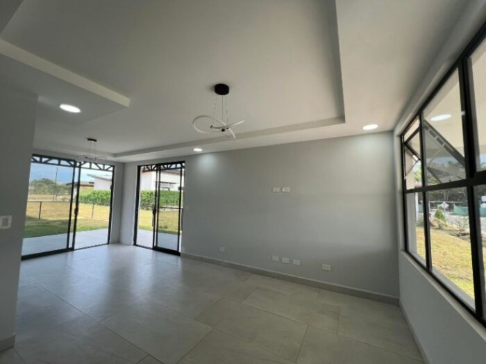 CASA EN VENTA, GUÁCIMA ALAJUELA, $290.000 COD#25-1519 en Guácima, Alajuela — $290,000