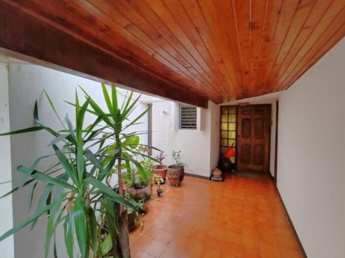 Venta de Casa en Pinares de Curridabat 5 habitaciones in Sánchez, Curridabat, San José — $375,000