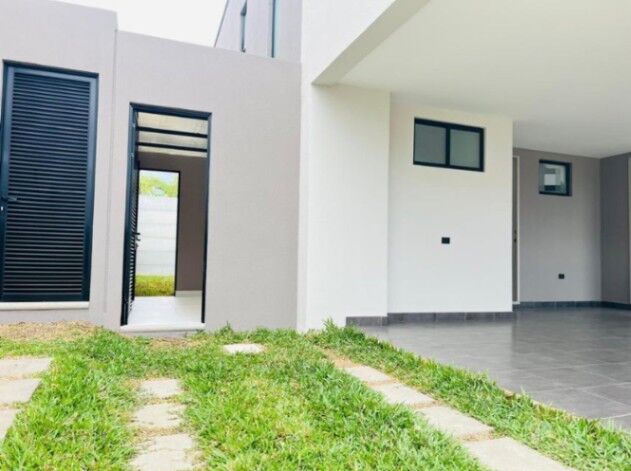 Casa de lujo en alquiler en Lindora – Moderna, espaciosa y lista para estrenar en Pozos, Santa Ana, San José — $2,500