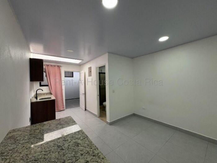 Apartamento tipo estudio en alquiler compacto y funcional #26-1638 GS in Escazú, San José — $480