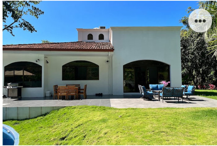 Preciosa casa estilo mediterráneo en Esterillos, Puntarenas in Parrita, Puntarenas — $465,000