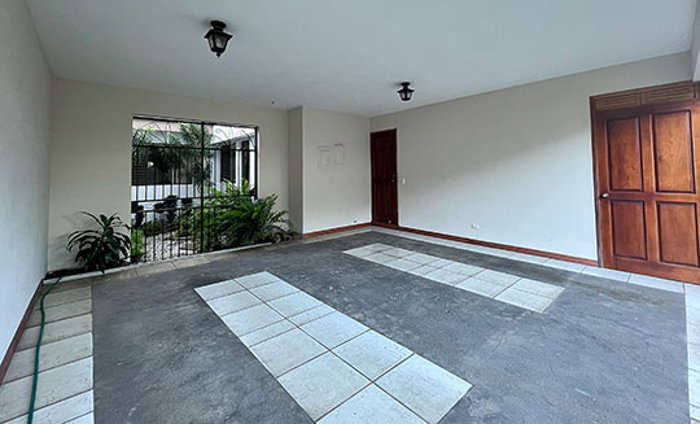 Condominio Villas Sorrento en San Rafael, Escazú, San José — $660,000 - Foto 2 de 80