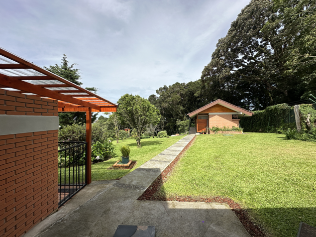 HOUSE FOR SALE IN EL TIROL, SAN RAFAEL DE HEREDIA | 3,439 m² OF LAND, GUEST HOUSE in Ángeles, San Rafael, Heredia — $975,000 - Photo 3 of 30