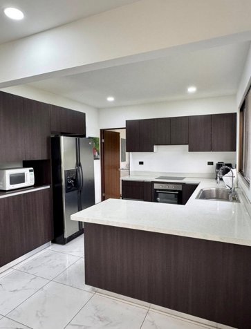 SE VENDE CASA INDEPENDIENTE EN LA GUACIMA 🏡 en Guácima, Alajuela — ₡ 185 000 000 - Foto 2 de 5