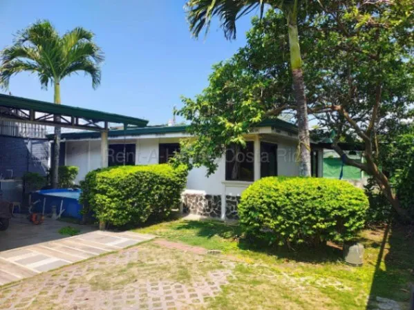 Venta de Casa en Turrucares con Terreno de 269m2    26-1882 in Turrúcares, Alajuela — $135,000 - Photo 3 of 25