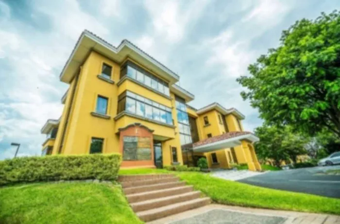 Renta de oficinas en parque empresarial Fórum 1 / 257.04 m2 en Pozos, Santa Ana, San José — $4,791