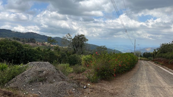 Lotes en venta en San Ramón, con vistas al Océano, clima fresco in Santiago, San Ramón, Alajuela — $80,000 - Photo 3 of 8