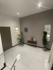 Venta de Moderna Casa de Lujo en Guachipelín Escazú in San Rafael, Escazú, San José — $799,000 - Photo 5 of 17