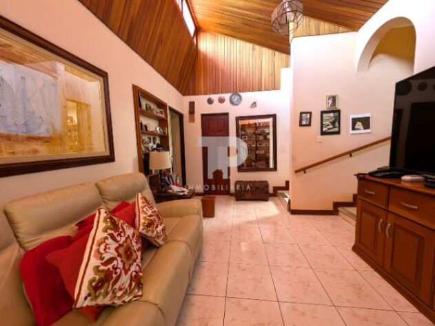 SE VENDE AMPLIA CASA BARVA HEREDIA SCG6 en Barva, Heredia — ₡ 169 000 000