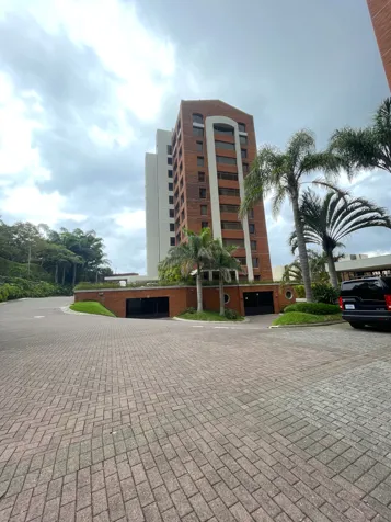 Apartamento de lujo en alquiler, condominio Monteplata. en Escazú, San José — $4,800 - Foto 2 de 36