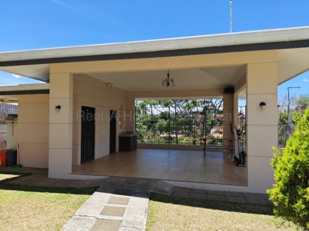 Casa moderna en venta en condominio en Moravia con patio y vistas panorámicas #26-1886 GS en San Vicente, Moravia, San José — ₡ 220 000