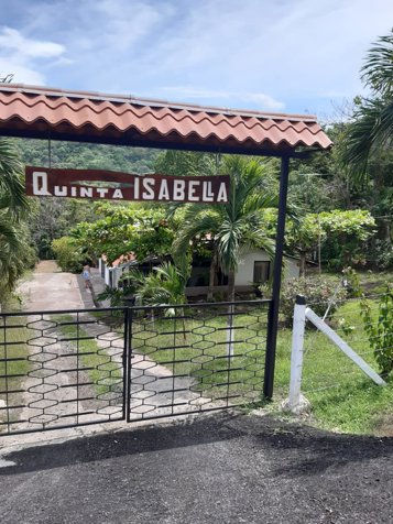 VENTA DE QUINTA, PUNTARENAS, CALDERA, BARRIO VILLANUEVA en Caldera, Esparza, Puntarenas — ₡ 60 000 000