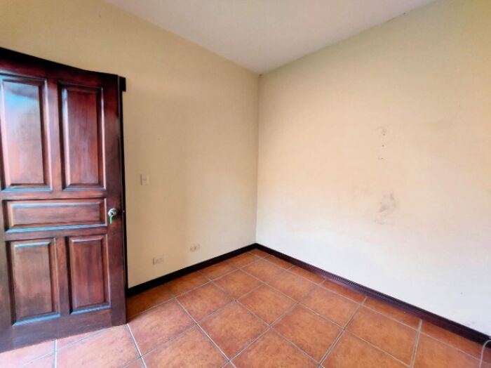 Venta Casa Escazu Centro 25-1807 en Escazú, San José — $260,000