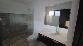 Venta de Casa en Santo Domingo, Heredia.  en Santa Rosa, Santo Domingo, Heredia — $198,000 - Foto 4 de 11