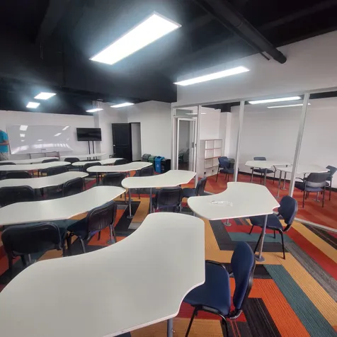 Alquiler de oficinas, consultorios, centro de estudio en Centro Colón en Merced, San José — $1,428 - Foto 3 de 12