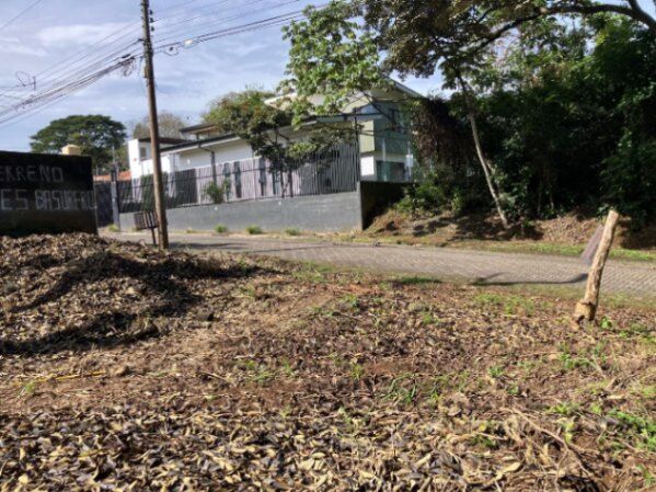 SE VENDE BELLA PROPIEDAD A 2 MINUTOS DEL CENTRO DE ATENAS.  en Atenas, Alajuela — ₡ 90 000