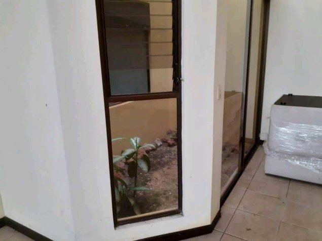 CASA CON PISCINA EN SANTO DOMINGO CENTRO. in Santo Domingo, Heredia — $358,000 - Photo 2 of 18