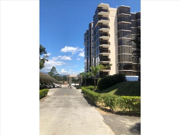 VENTA DE PENTHOUSE, ESCAZÚ, SAN RAFAEL, CONDOMINIO ALTOS DE MARBELLA en Escazú, San José — $525,000