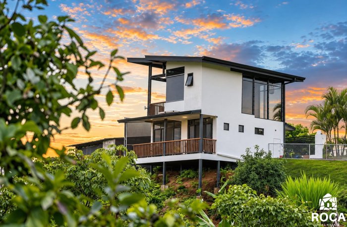 Beautiful mountain view house in Pérez Zeledón in Páramo, Pérez Zeledón, San José — $380,000