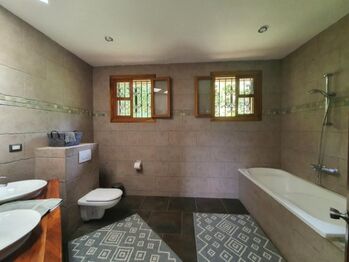 Se vende amplia propiedad con 10,400m2 de lote en Ciudad Colón 24-1029 in Colón, Mora, San José — $550,000 - Photo 5 of 22
