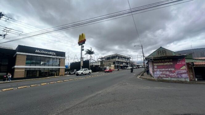 VENTA DE TERRENO COMERCIAL EN ZAPOTE, UBICACIÓN ESTRATEGICA.  in Zapote, San José — ₡ 350 000 000