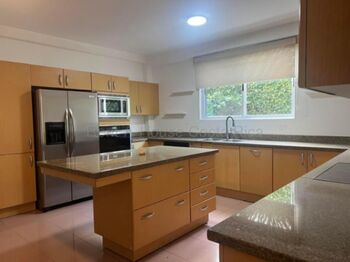 Venta de Casa en Pozos de Santa Ana. RAH 26-1558 en Pozos, Santa Ana, San José — $695,000 - Foto 5 de 10