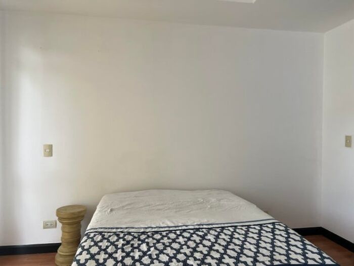 Se alquila apartamento amoblado en condominio de Uruca Santa Ana 26-586 en Uruca, Santa Ana, San José — $1,050
