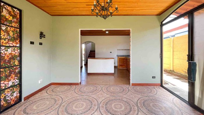 House for Sale in Lomas del Bosque Condominium en Grecia, Alajuela — ₡ 125 000 000 - Foto 3 de 14