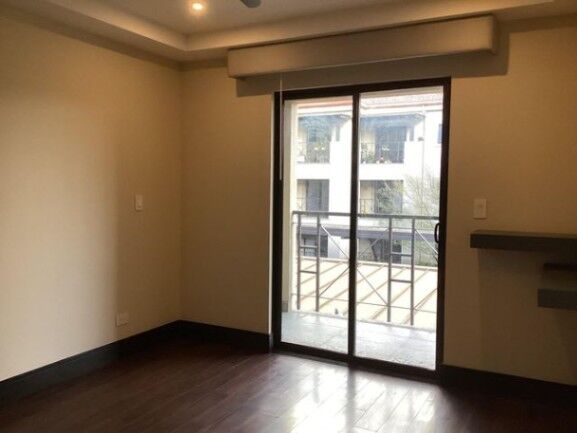 Venta de hermoso apartamento excelente ubicacion Brasil de Sta Ana  in Brasil, Santa Ana, San José — $185,000